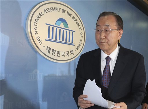 El ex secretario general de la ONU Ban Ki-moon después de una conferencia de prensa en la Asamblea Nacional en Seúl el primero de febrero del 2017, en que anunció que no se postulará a la presidencia de Corea del Sur. (Ahn Jung-won/Yonhap via AP)