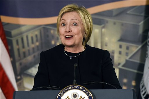 Hillary Clinton en un evento inaugurando un sala en la sede del Departamento de Estado en Washington el 10 de enero del 2017. Clinton acaba de difundir un video en que asevera: "el futuro es femenino". (AP Photo/Sait Serkan Gurbuz, File)