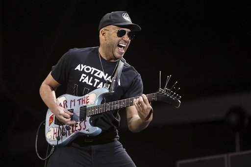 Tom Morello, guitarrista de Prophet of Rage en el festival Vive Latino en Ciudad de México el 18 de marzo del 2017. (AP Photo/Christian Palma)